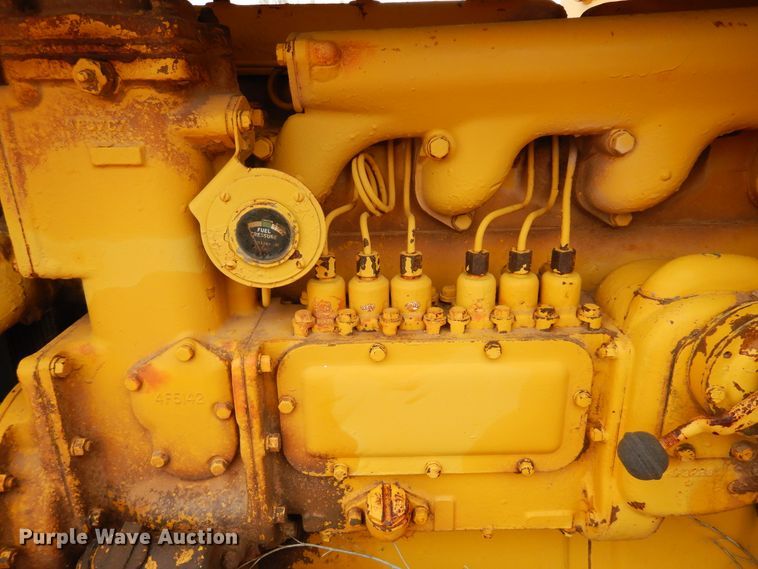 image for item DK3621 1971 Caterpillar D6  pipelayer