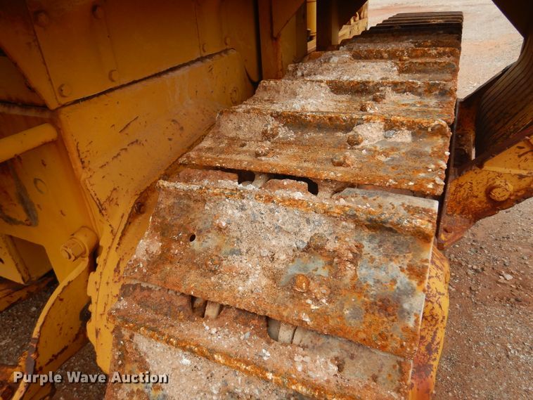 image for item DK3621 1971 Caterpillar D6  pipelayer