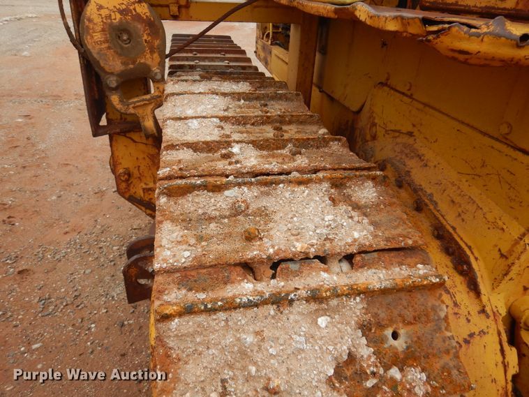 image for item DK3621 1971 Caterpillar D6  pipelayer