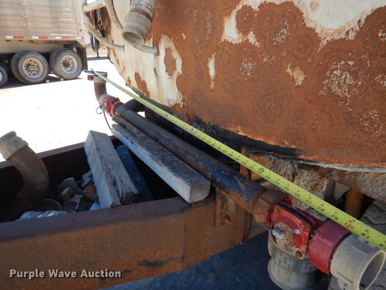 2000 Freightliner FL112 water truck in Drumright, OK Item DK3652 sold