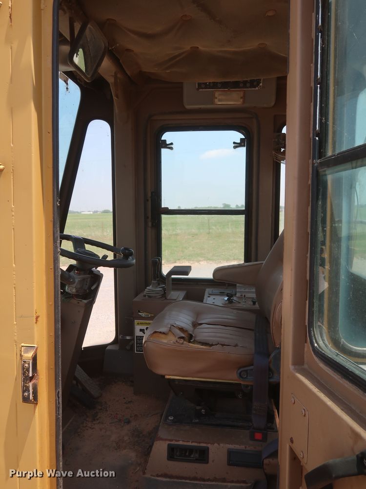 image for item DK3701 1993 Kawasaki 90ZIII  wheel loader