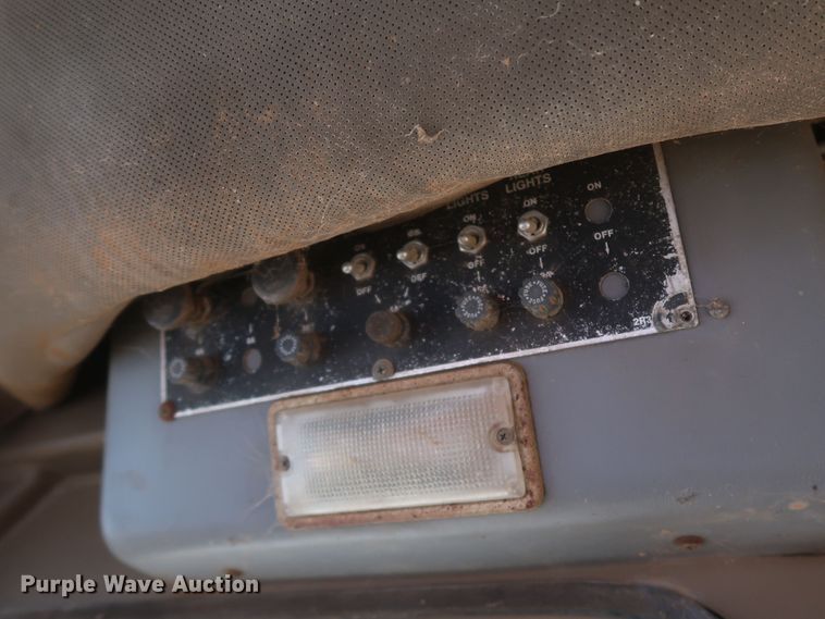 image for item DK3701 1993 Kawasaki 90ZIII  wheel loader