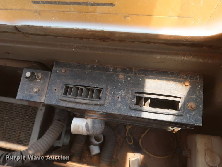 image for item DK3701 1993 Kawasaki 90ZIII  wheel loader