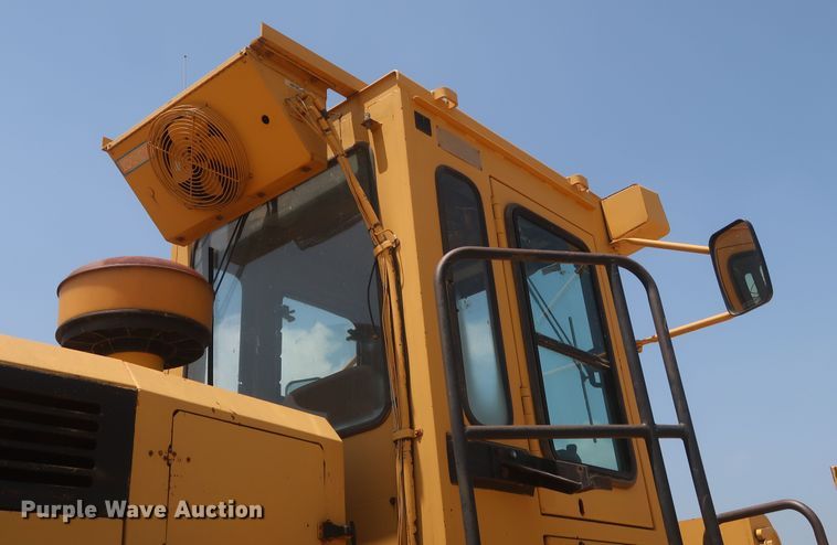 image for item DK3701 1993 Kawasaki 90ZIII  wheel loader