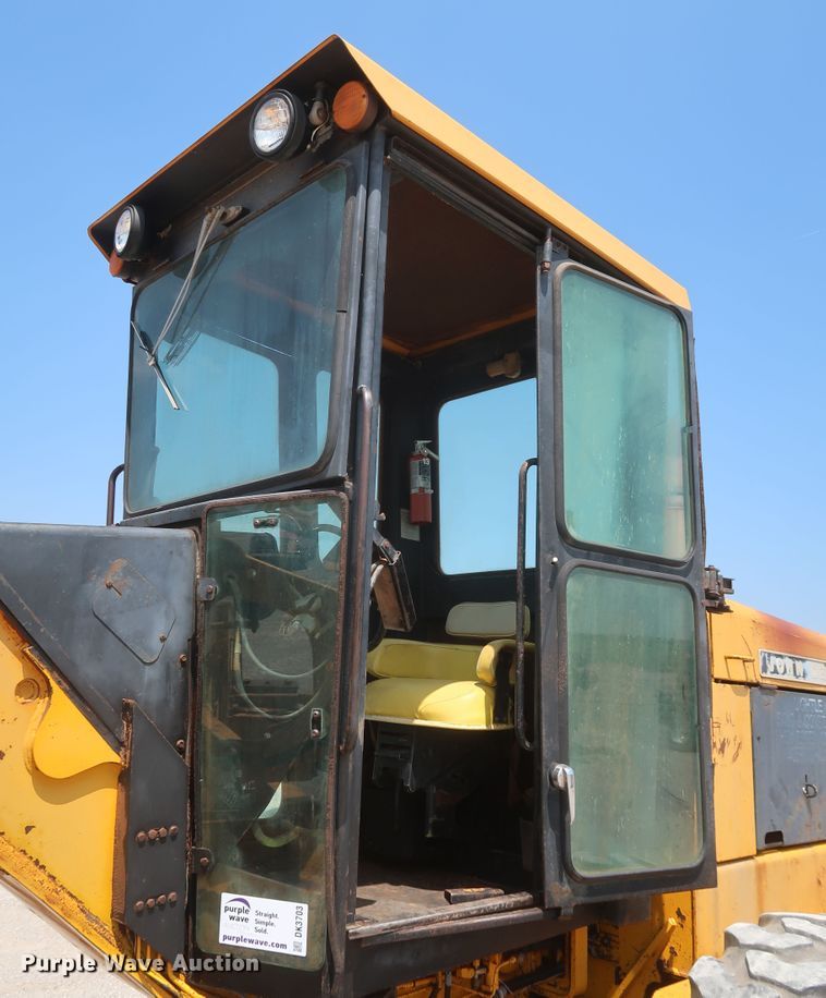 image for item DK3703 1978 John Deere 770  motor grader