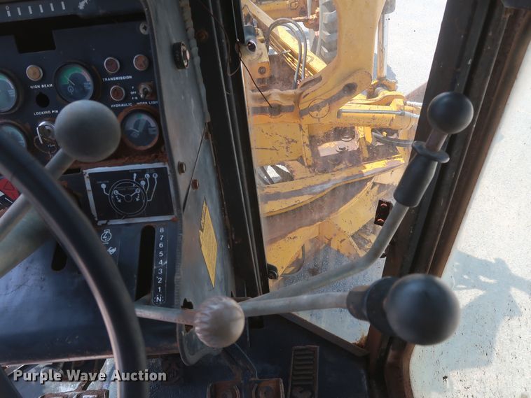 image for item DK3703 1978 John Deere 770  motor grader