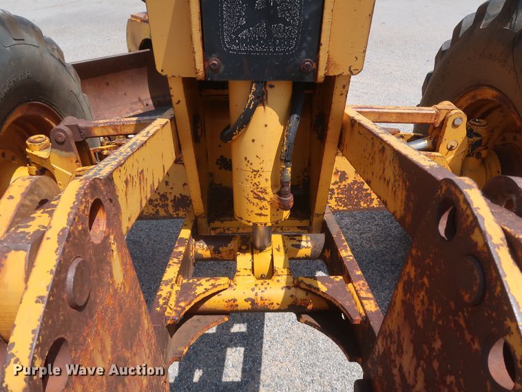 image for item DK3703 1978 John Deere 770  motor grader