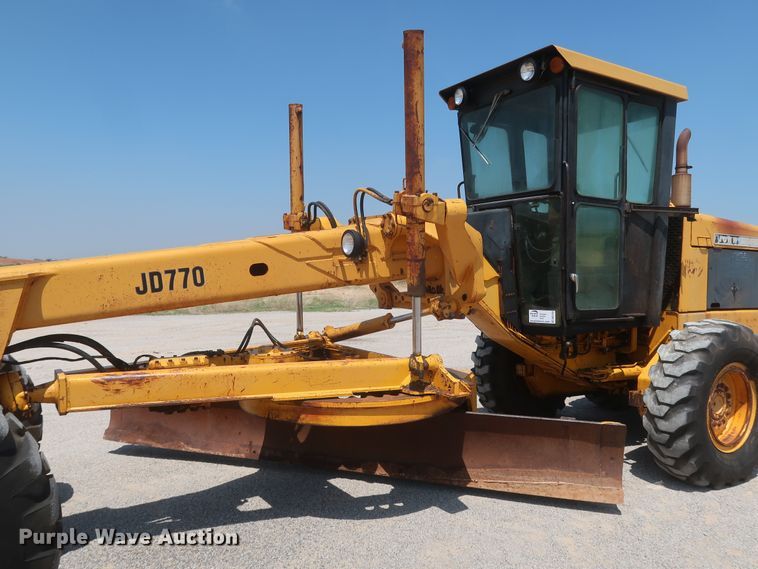 image for item DK3703 1978 John Deere 770  motor grader