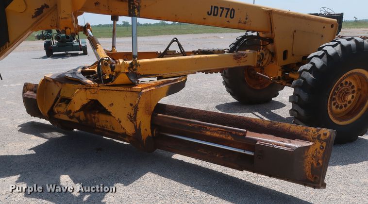 image for item DK3703 1978 John Deere 770  motor grader