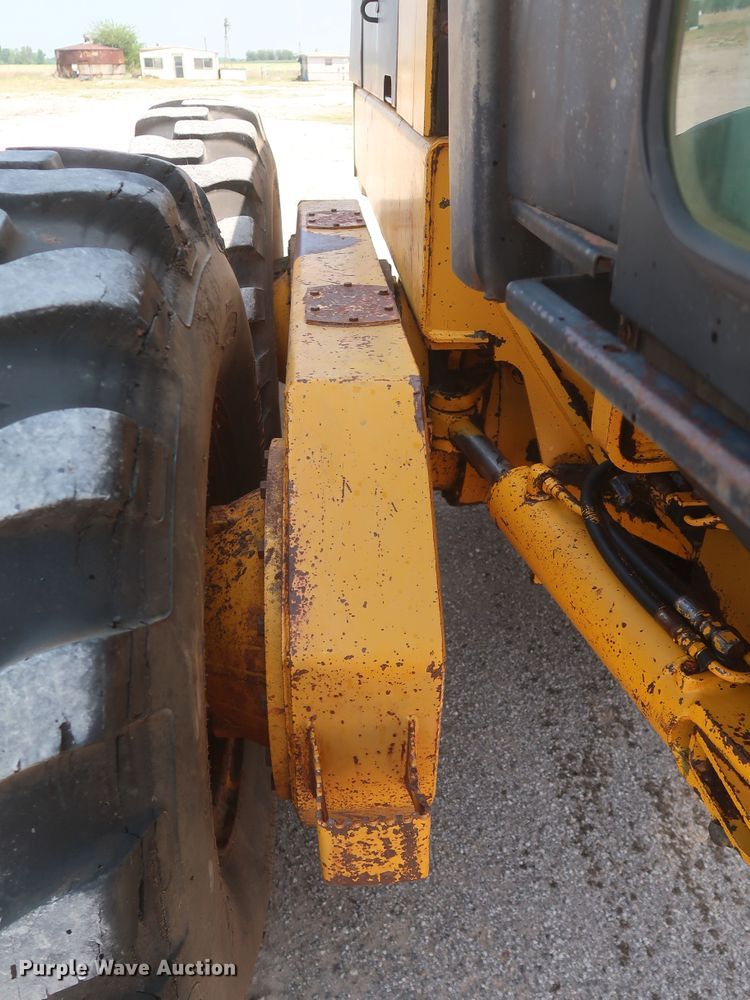 image for item DK3703 1978 John Deere 770  motor grader