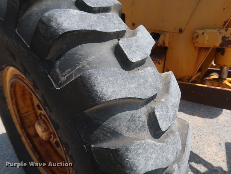 image for item DK3703 1978 John Deere 770  motor grader