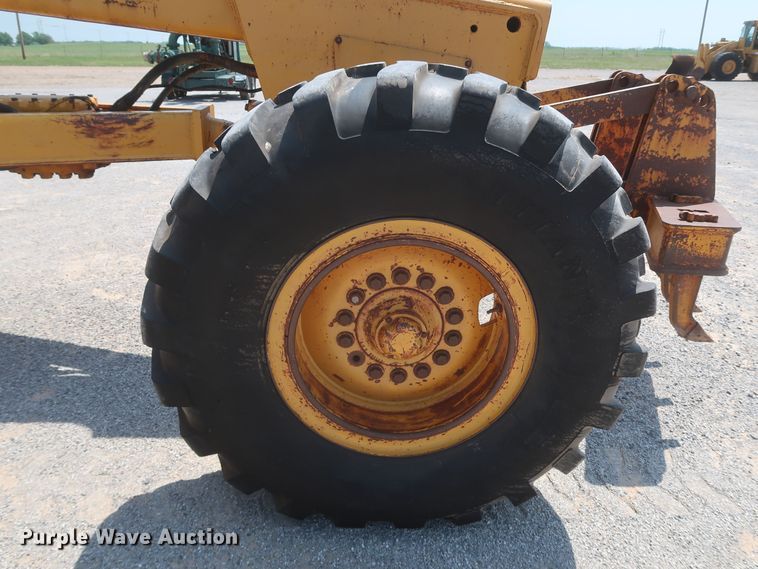 image for item DK3703 1978 John Deere 770  motor grader