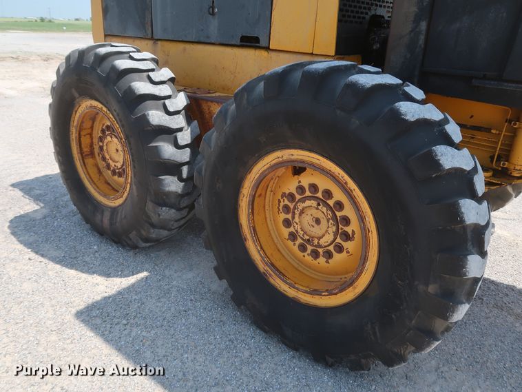 image for item DK3703 1978 John Deere 770  motor grader