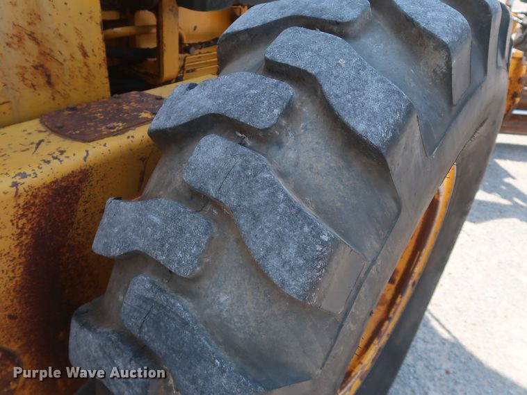 image for item DK3703 1978 John Deere 770  motor grader