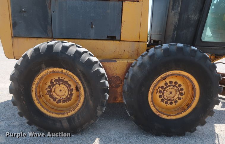 image for item DK3703 1978 John Deere 770  motor grader