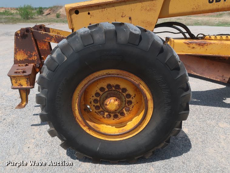 image for item DK3703 1978 John Deere 770  motor grader