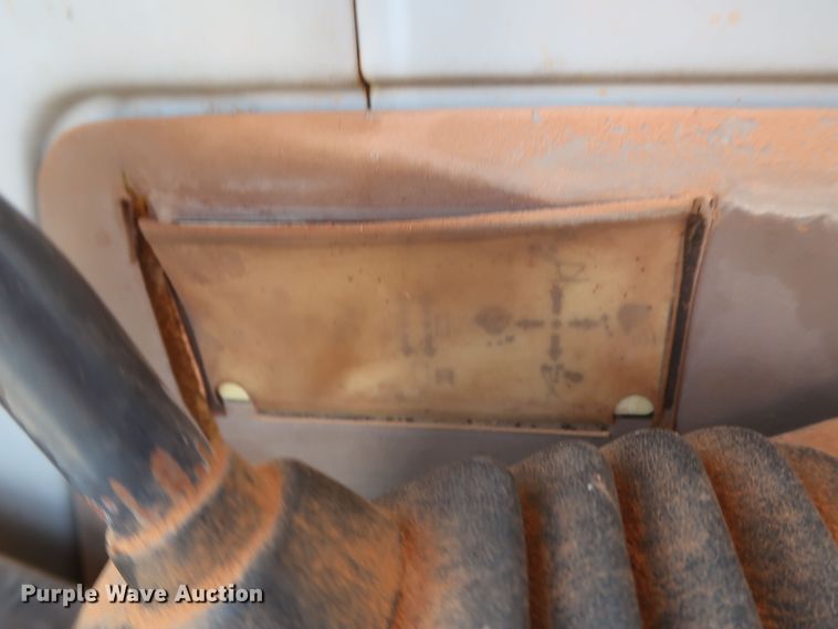 image for item DK3727 1990 Hitachi EX270LC  excavator