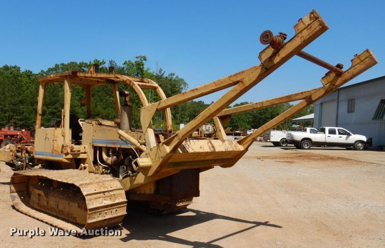 image for item DL3751 1996 Delta DT150C  cable plow