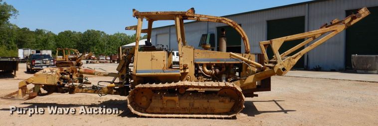 image for item DL3751 1996 Delta DT150C  cable plow