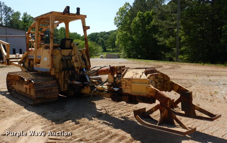 image for item DL3751 1996 Delta DT150C  cable plow