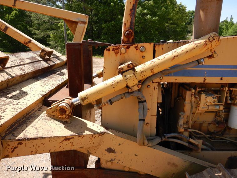 image for item DL3751 1996 Delta DT150C  cable plow