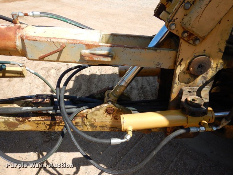 image for item DL3751 1996 Delta DT150C  cable plow