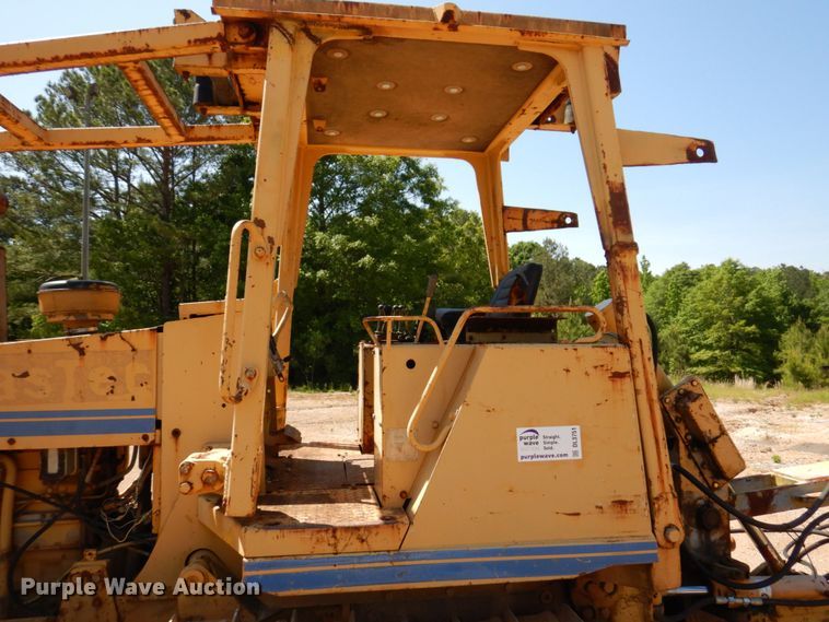 image for item DL3751 1996 Delta DT150C  cable plow