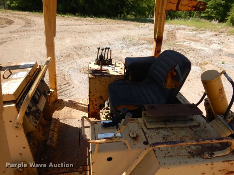 image for item DL3751 1996 Delta DT150C  cable plow