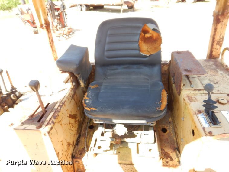 image for item DL3751 1996 Delta DT150C  cable plow