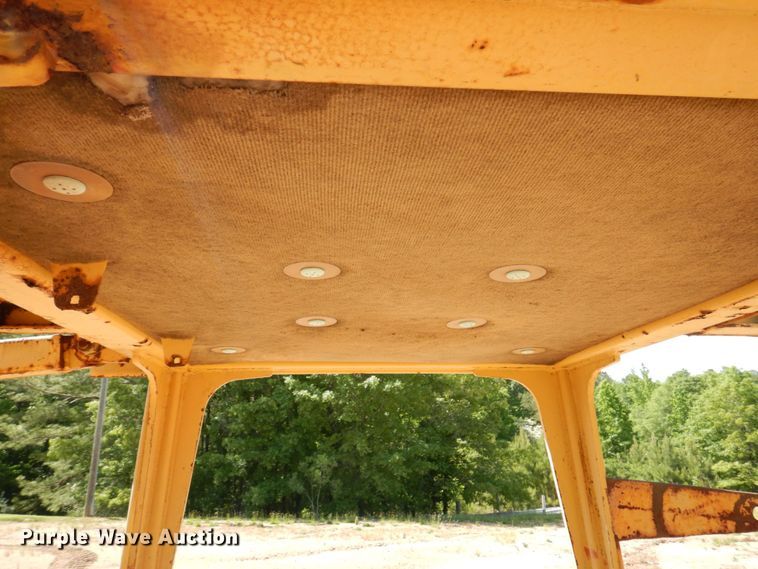 image for item DL3751 1996 Delta DT150C  cable plow