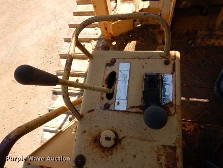 image for item DL3751 1996 Delta DT150C  cable plow