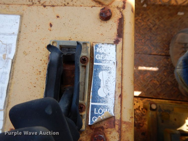 image for item DL3751 1996 Delta DT150C  cable plow