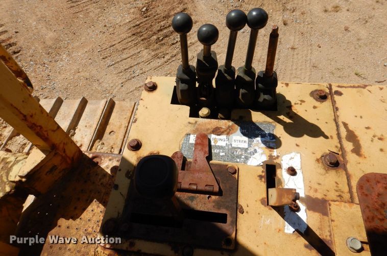 image for item DL3751 1996 Delta DT150C  cable plow