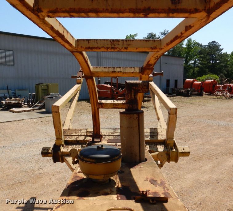 image for item DL3751 1996 Delta DT150C  cable plow