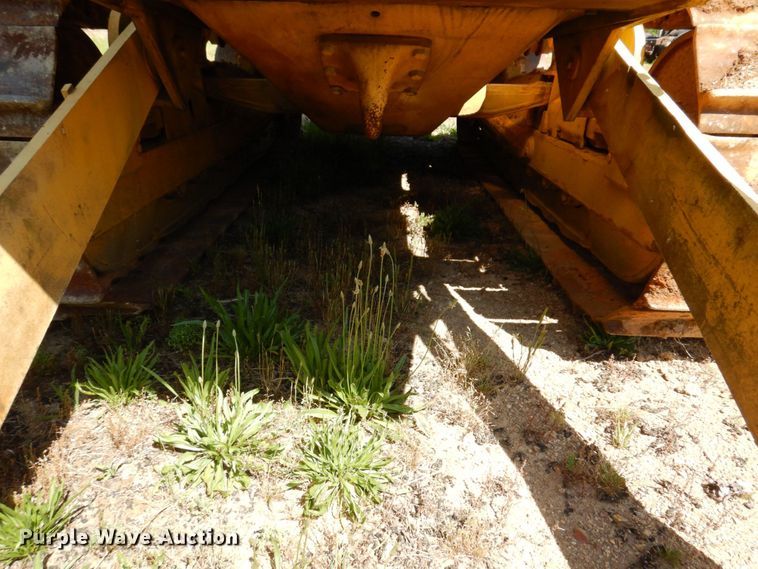 image for item DL3753 John Deere 850D  cable plow