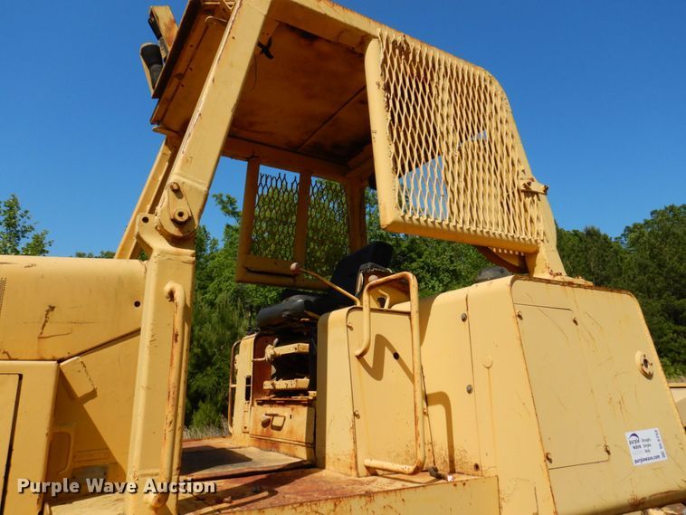 image for item DL3753 John Deere 850D  cable plow