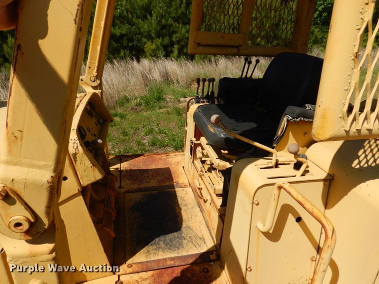 image for item DL3753 John Deere 850D  cable plow