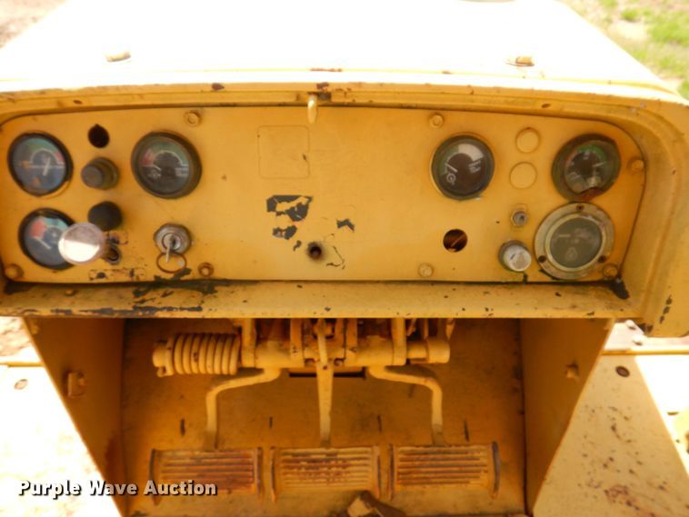 image for item DL3753 John Deere 850D  cable plow