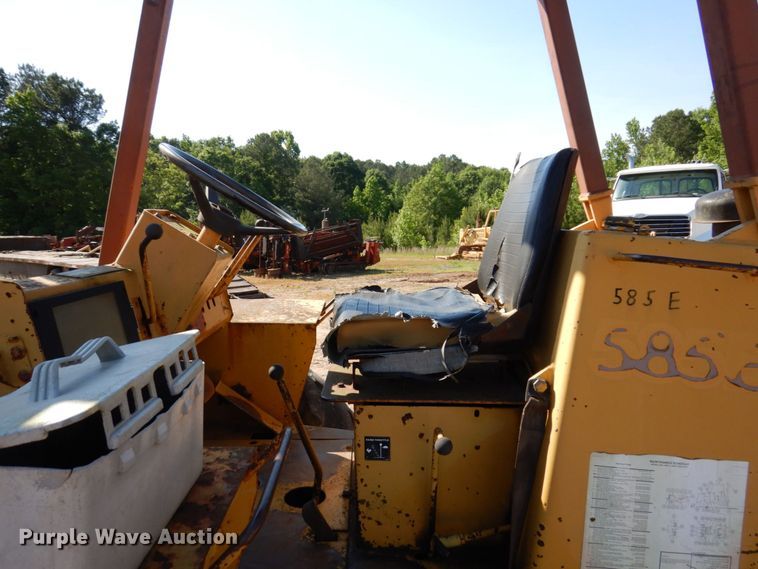 image for item DL3754 Case 585E  forklift