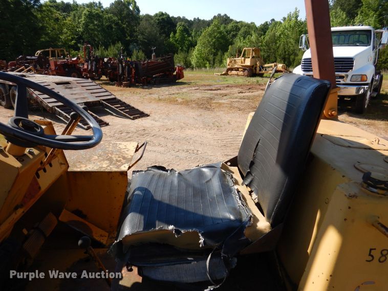 image for item DL3754 Case 585E  forklift