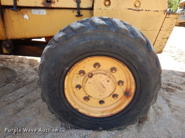 image for item DL3754 Case 585E  forklift