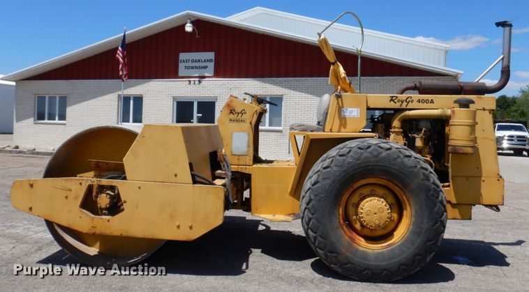 image for item DL3755 Raygo 400A  single drum vibratory roller