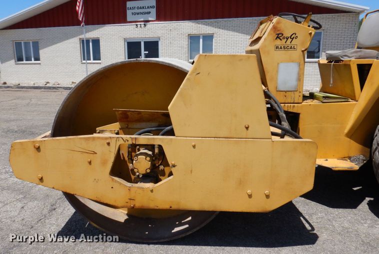 image for item DL3755 Raygo 400A  single drum vibratory roller