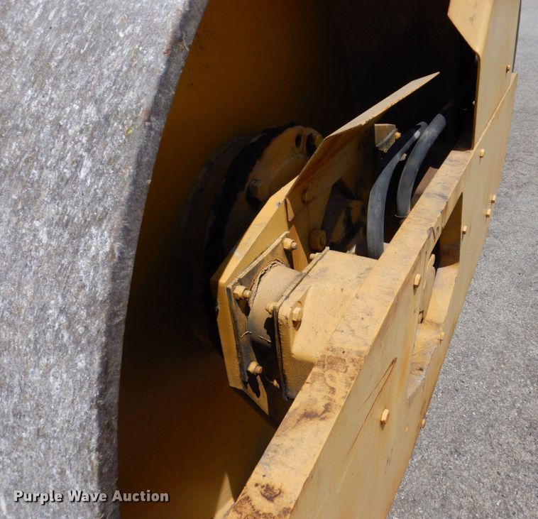 image for item DL3755 Raygo 400A  single drum vibratory roller