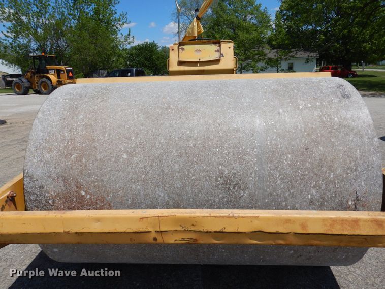 image for item DL3755 Raygo 400A  single drum vibratory roller