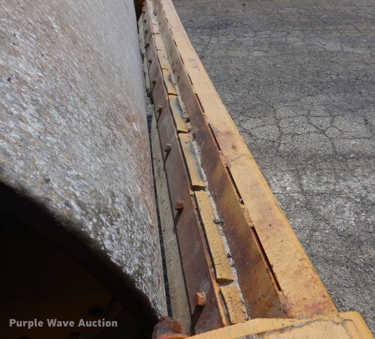 image for item DL3755 Raygo 400A  single drum vibratory roller