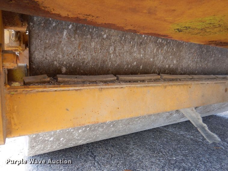 image for item DL3755 Raygo 400A  single drum vibratory roller