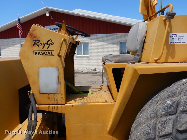 image for item DL3755 Raygo 400A  single drum vibratory roller