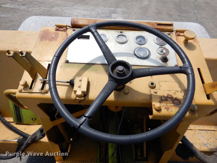 image for item DL3755 Raygo 400A  single drum vibratory roller