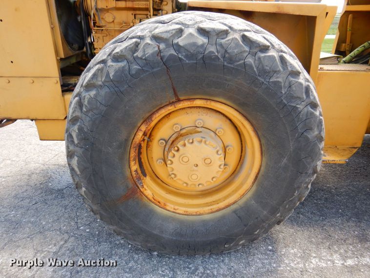 image for item DL3755 Raygo 400A  single drum vibratory roller